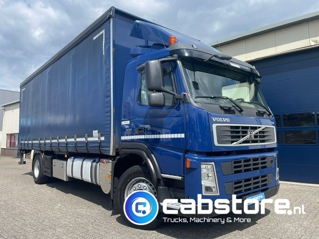 Volvo FM9 4X2R FAL9.0 RAD-A4 Volvo FM300 4x2 Euro 5 bakwagen - Schuifzeilen - Laadklep 2000 kg - Bouwjaar 2008 - Kooi-Aap heftruck - Box van: picture 1 Volvo FM9 4X2R FAL9.0 RAD-A4 Volvo FM300 4x2 Euro 5 bakwagen - Schuifzeilen - Laadklep 2000 kg - Bouwjaar 2008 - Kooi-Aap heftruck - Box van: picture 1