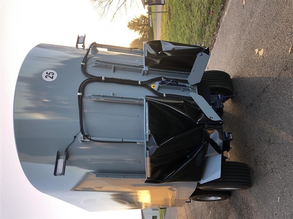 EVO 27 Pro - Forage mixer wagon: picture 2 EVO 27 Pro - Forage mixer wagon: picture 2