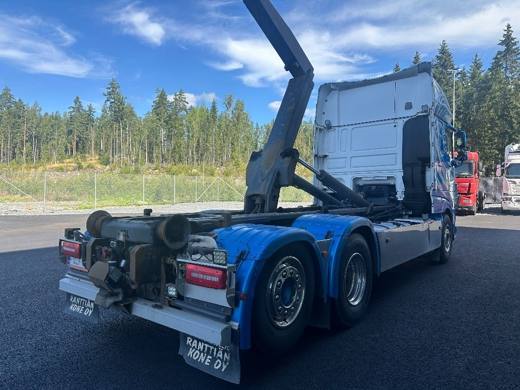 DAF XF 530 6x2*4 - Hook lift truck: picture 4 DAF XF 530 6x2*4 - Hook lift truck: picture 4