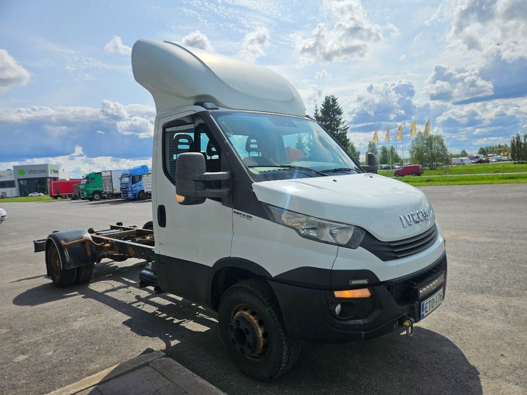 Iveco Daily 70C17 - Box van: picture 2 Iveco Daily 70C17 - Box van: picture 2