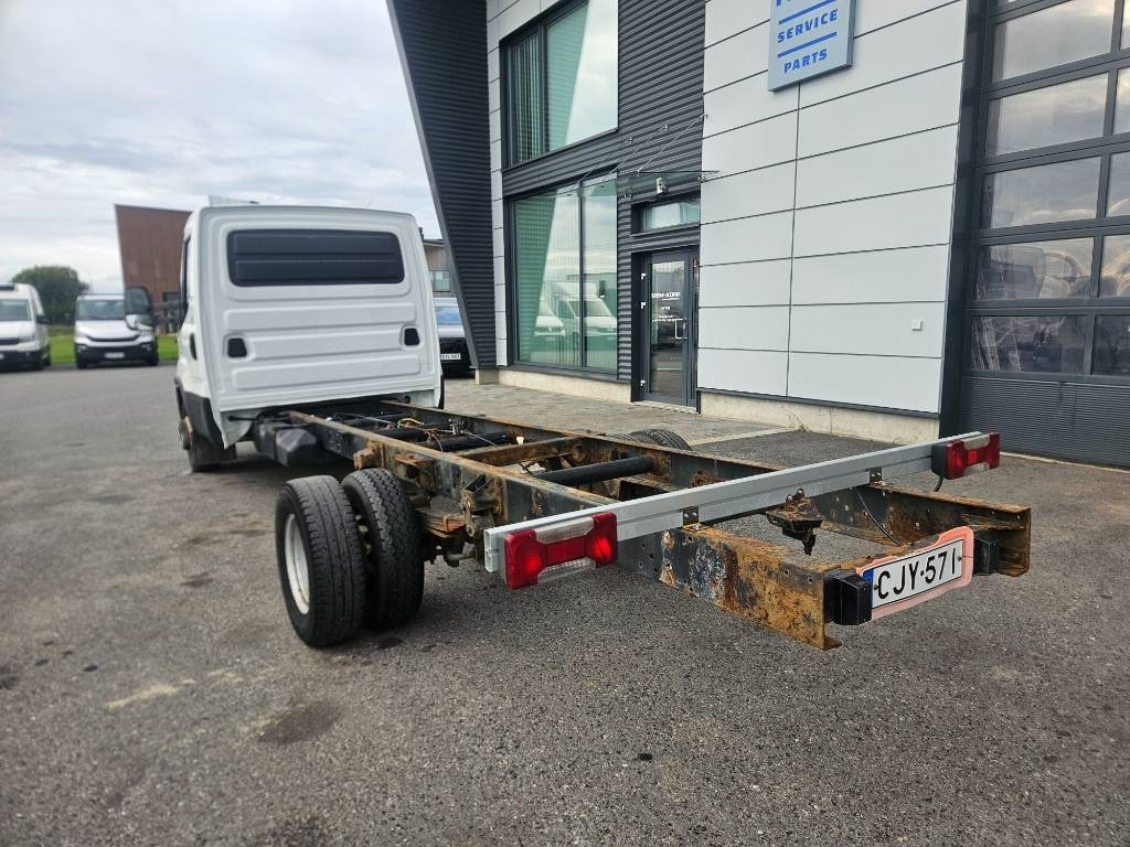 Iveco Daily 70C17 - Box van: picture 4 Iveco Daily 70C17 - Box van: picture 4