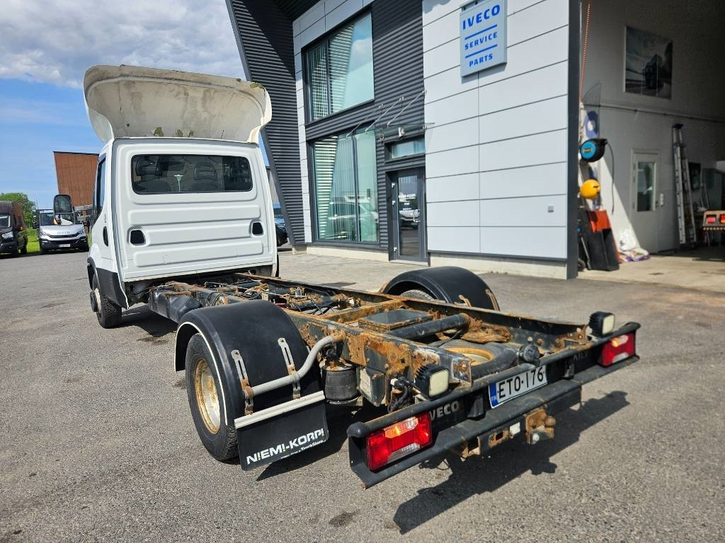 Iveco Daily 70C17 - Box van: picture 5 Iveco Daily 70C17 - Box van: picture 5