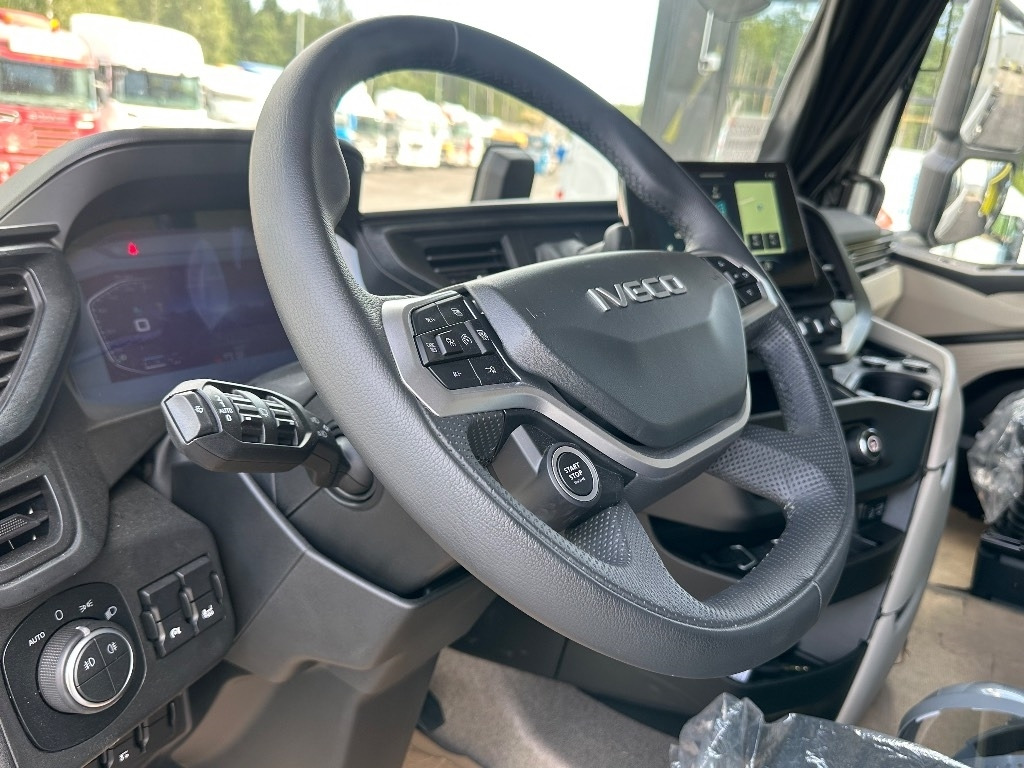 Cab chassis truck Iveco S-Way AS26S50 NP 2xLNG 6x2*4: picture 12 Cab chassis truck Iveco S-Way AS26S50 NP 2xLNG 6x2*4: picture 12