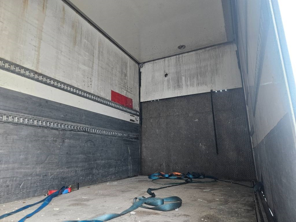 Box truck Iveco Stralis 6x2: picture 8