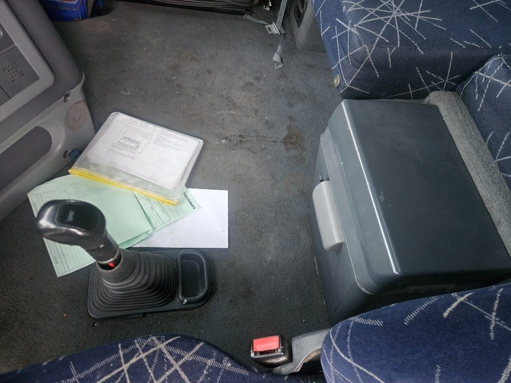 Box truck Iveco Stralis 6x2: picture 14