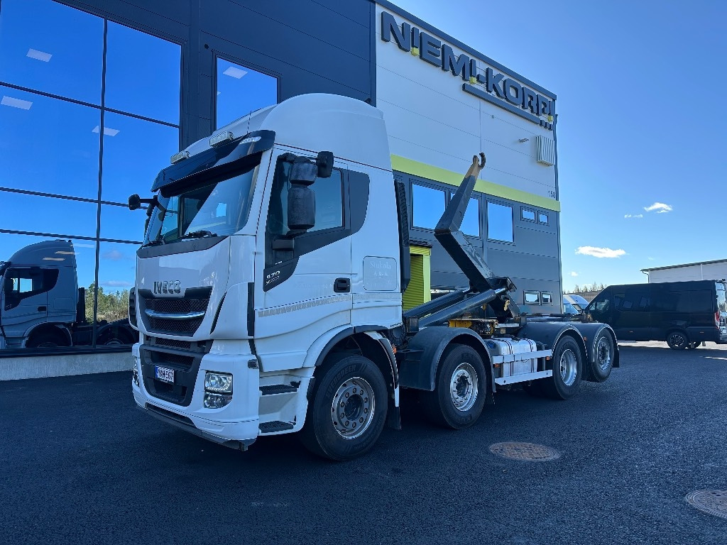 Iveco X-Way AS35S560 8x2 - Hook lift truck: picture 1 Iveco X-Way AS35S560 8x2 - Hook lift truck: picture 1