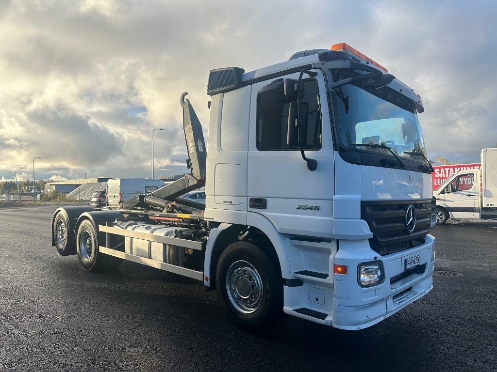 Mercedes-Benz Actros 2545 L 6x2  - Hook lift truck: picture 3 Mercedes-Benz Actros 2545 L 6x2  - Hook lift truck: picture 3