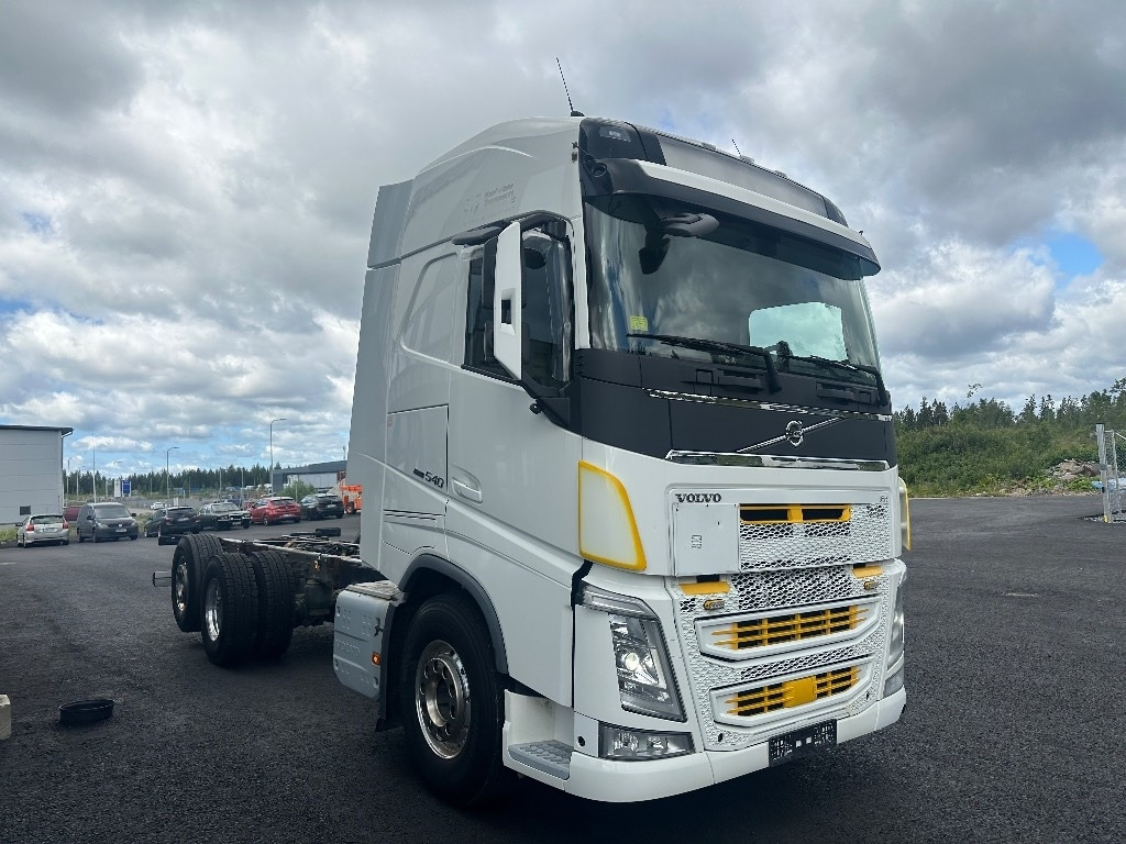 Volvo FH13 540 6x2*4 - Cab chassis truck: picture 2 Volvo FH13 540 6x2*4 - Cab chassis truck: picture 2
