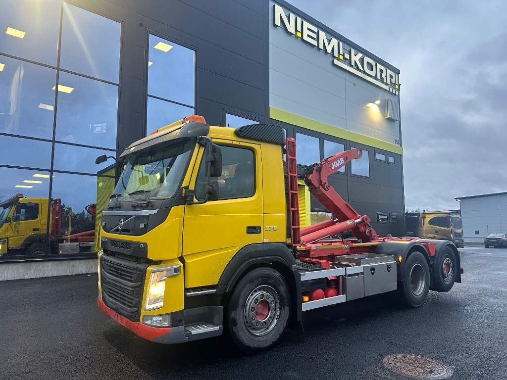 Volvo FM11 370 - Hook lift truck: picture 1 Volvo FM11 370 - Hook lift truck: picture 1