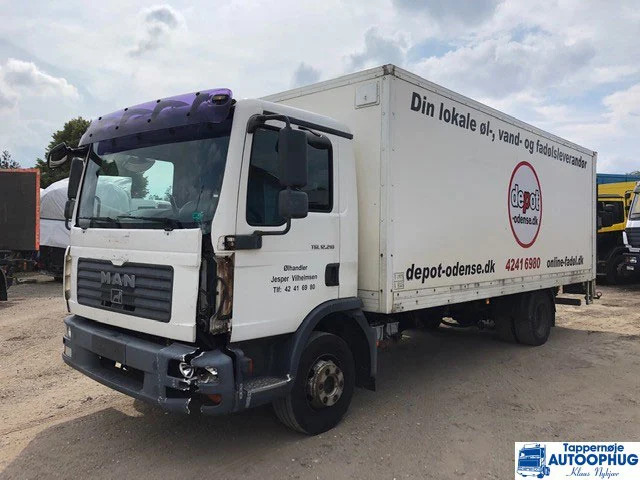MAN TGL 12.210 - Box truck: picture 1 MAN TGL 12.210 - Box truck: picture 1
