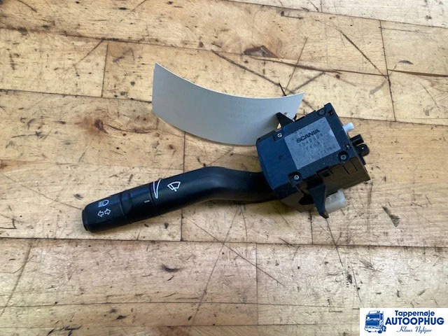 Scania switch, wipers-direction indicator – Scania 1542529 - Electrical system for Truck: picture 1 Scania switch, wipers-direction indicator – Scania 1542529 - Electrical system for Truck: picture 1