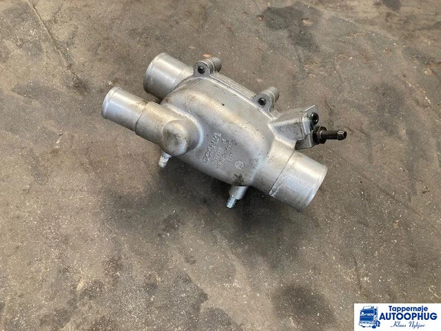 Scania thermostat hus – Scania 2650308 - Engine and parts for Truck: picture 2 Scania thermostat hus – Scania 2650308 - Engine and parts for Truck: picture 2