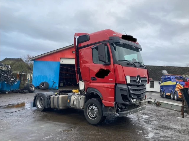 Mercedes Actros 1851 - Tractor unit: picture 2 Mercedes Actros 1851 - Tractor unit: picture 2