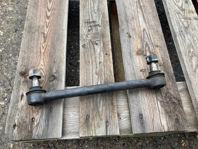 Volvo Anti roll arm – Volvo 23235621 - Anti-roll bar for Truck: picture 1 Volvo Anti roll arm – Volvo 23235621 - Anti-roll bar for Truck: picture 1