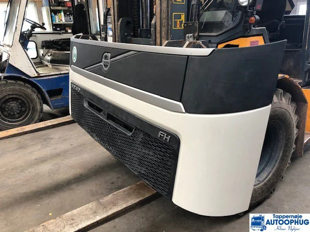 Volvo FH4 Komplet front OEM 82360122 / 821547773 - Body and exterior for Truck: picture 2 Volvo FH4 Komplet front OEM 82360122 / 821547773 - Body and exterior for Truck: picture 2