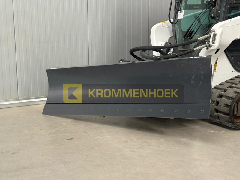 Bobcat 96 Dozer Blade 244 cm 6-weg blad - Blade for Loader: picture 3 Bobcat 96 Dozer Blade 244 cm 6-weg blad - Blade for Loader: picture 3