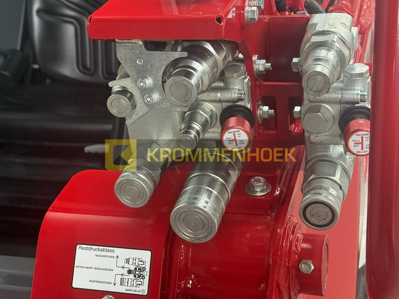 Skid steer loader Takeuchi TL 12 V-2: picture 10