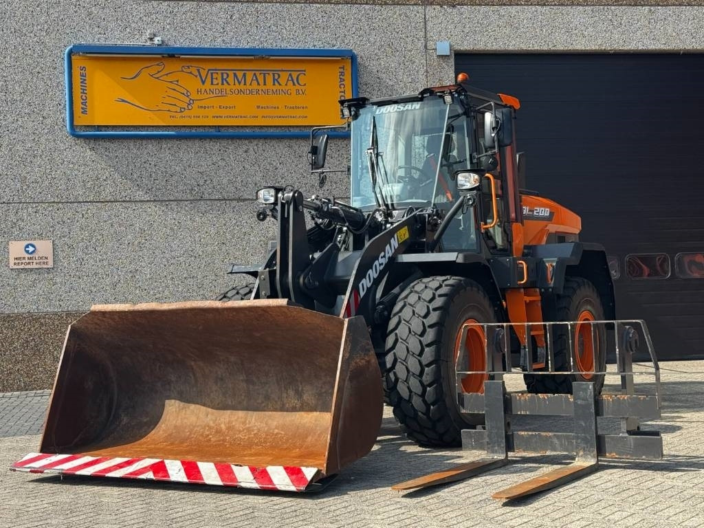 Doosan DEVELON / DOOSAN DL200-7, - Skid steer loader: picture 2 Doosan DEVELON / DOOSAN DL200-7, - Skid steer loader: picture 2
