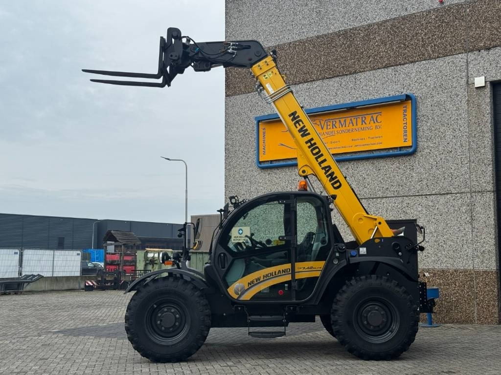 New Holland TH7.42, airco, 11 hours! - Telescopic handler: picture 3 New Holland TH7.42, airco, 11 hours! - Telescopic handler: picture 3