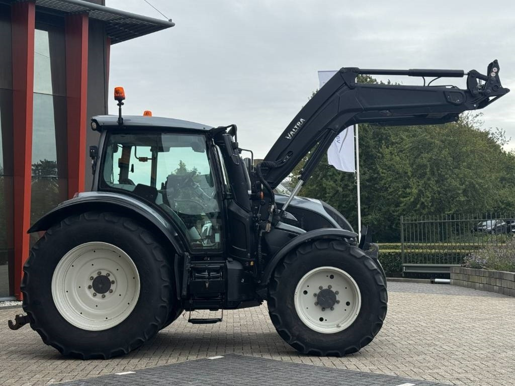 Farm tractor Valtra N174D, Frontlinkage + PTO, Frontloader, 3846 hours: picture 10