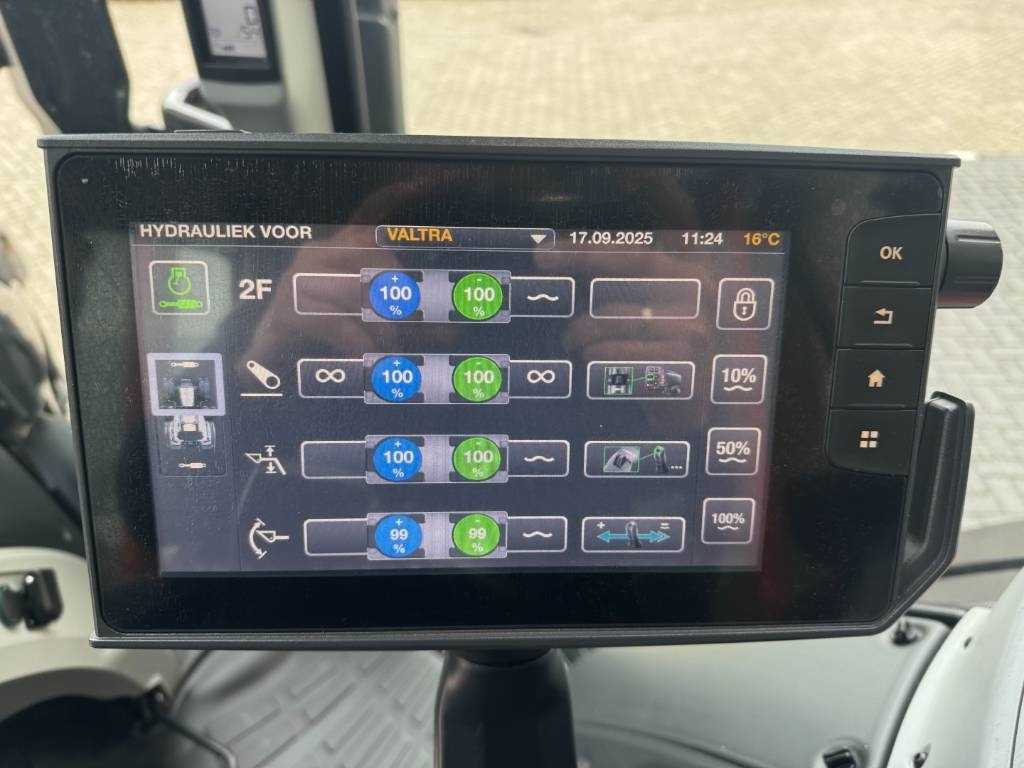 Farm tractor Valtra N174D, Frontlinkage + PTO, Frontloader, 3846 hours: picture 28