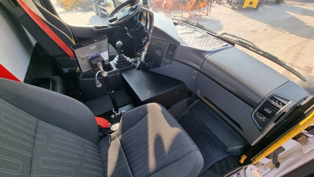 MERCEDES-BENZ AROCS 3243 8x4 | Euro 6 | Piaskarko Solarka Econ 12m³ - Snow removal vehicle: picture 2 MERCEDES-BENZ AROCS 3243 8x4 | Euro 6 | Piaskarko Solarka Econ 12m³ - Snow removal vehicle: picture 2