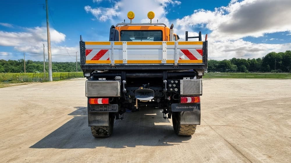 Mercedes-Benz Unimog U527 - Municipal/ Special vehicle: picture 5 Mercedes-Benz Unimog U527 - Municipal/ Special vehicle: picture 5