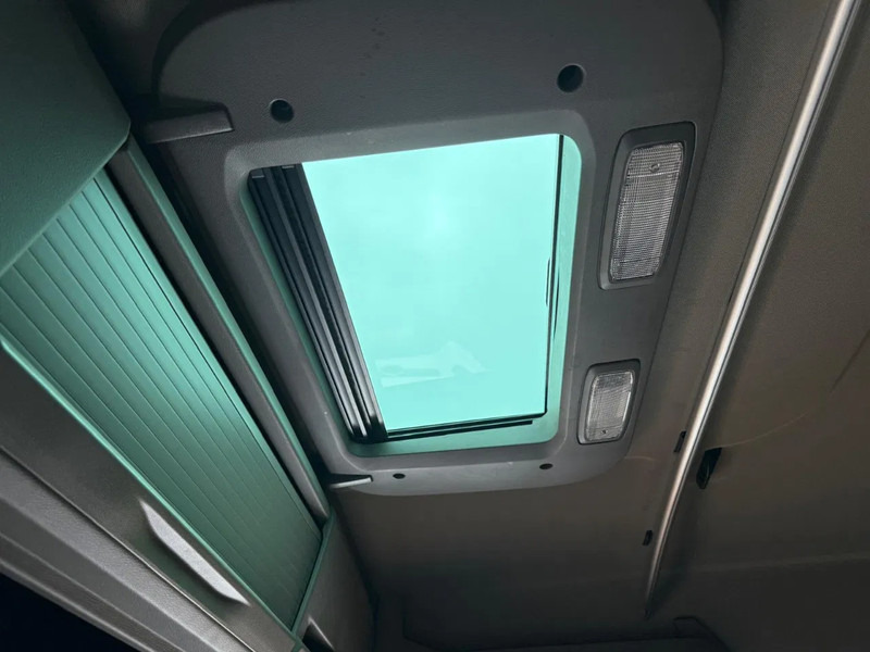 Container transporter/ Swap body truck MAN TGX 26.470 Haakarm VDL 21.T XLX Bed Fridge Smart Select: picture 11 Container transporter/ Swap body truck MAN TGX 26.470 Haakarm VDL 21.T XLX Bed Fridge Smart Select: picture 11