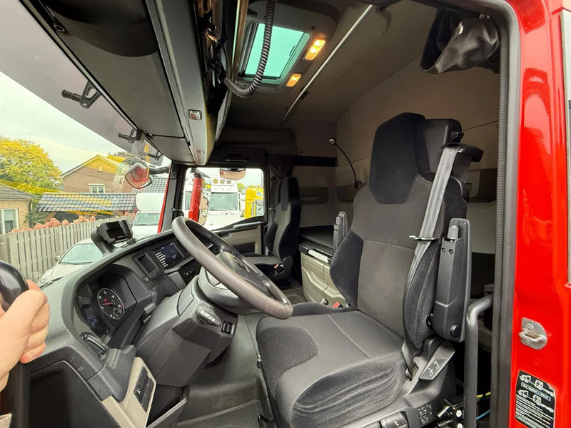 Container transporter/ Swap body truck MAN TGX 26.470 Haakarm VDL 21.T XLX Bed Fridge Smart Select: picture 6 Container transporter/ Swap body truck MAN TGX 26.470 Haakarm VDL 21.T XLX Bed Fridge Smart Select: picture 6