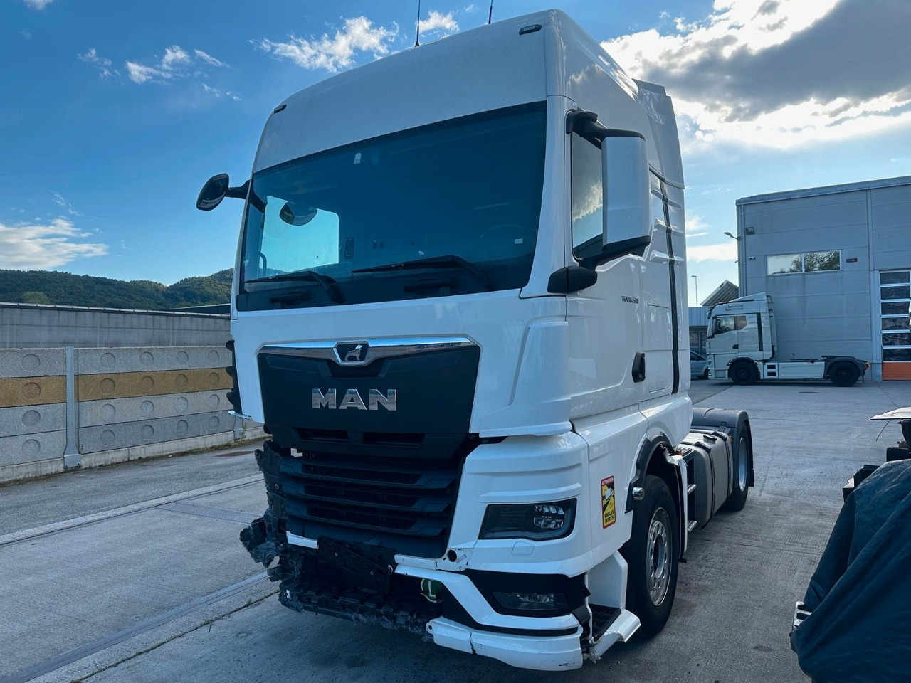MAN TGX 1.520 4X2 BLS Intarder Klima - Tractor unit: picture 1 MAN TGX 1.520 4X2 BLS Intarder Klima - Tractor unit: picture 1