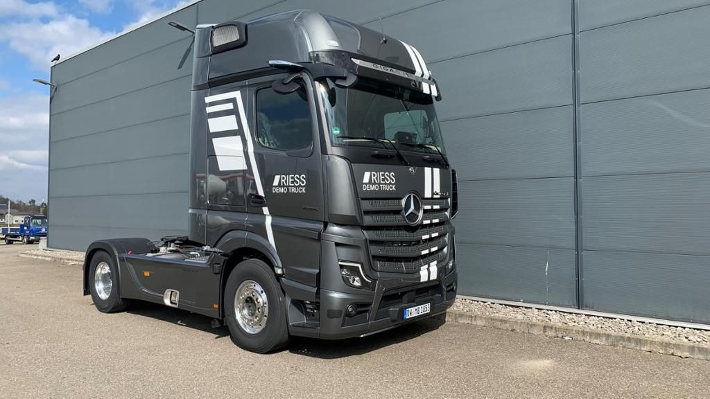 Mercedes-Benz Actros 1853 LS - Tractor unit: picture 1 Mercedes-Benz Actros 1853 LS - Tractor unit: picture 1
