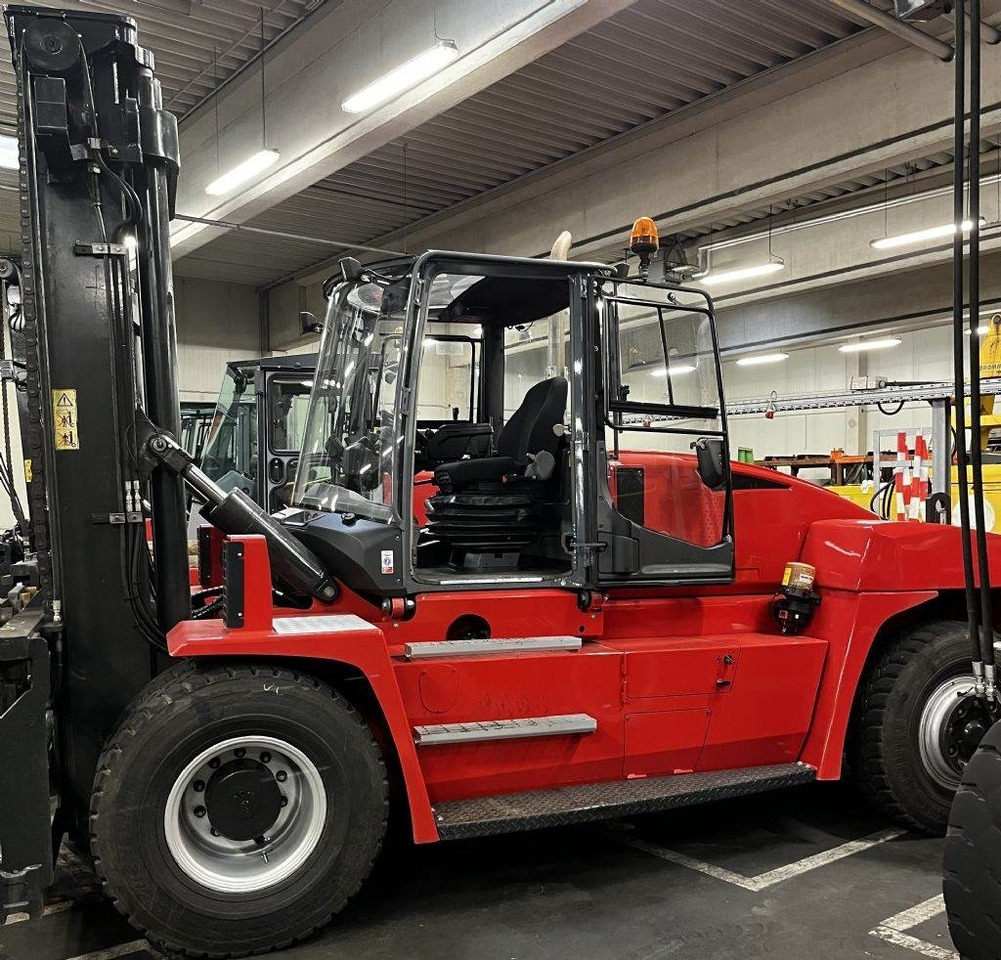 Kalmar DCG120-12 - Diesel forklift: picture 1 Kalmar DCG120-12 - Diesel forklift: picture 1