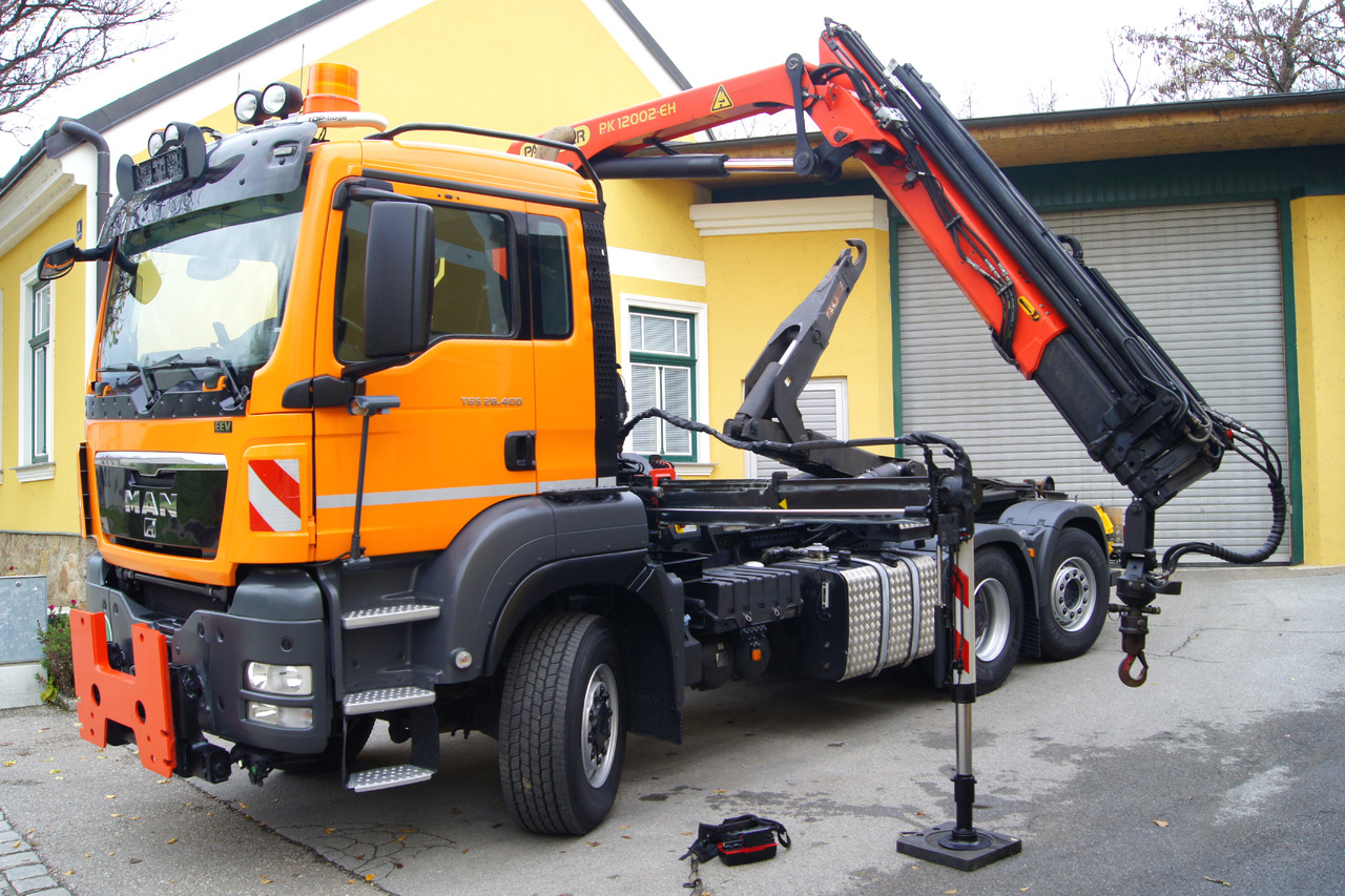 MAN TGS 28.400 BL 6x4-4/TÜV/PK12002/PALIFT/Winterdienst/Salzstreuer/Streuer/Schneepflug - Snow removal vehicle: picture 2 MAN TGS 28.400 BL 6x4-4/TÜV/PK12002/PALIFT/Winterdienst/Salzstreuer/Streuer/Schneepflug - Snow removal vehicle: picture 2