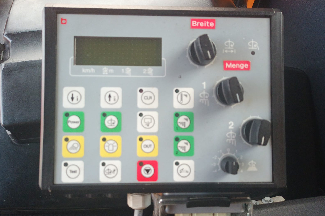 SPRINGER AS 280/Unimog U400 U500/4m³ Feuchtsalzstreuer/Salzstreuer/Streuer - Sand/ Salt spreader: picture 4 SPRINGER AS 280/Unimog U400 U500/4m³ Feuchtsalzstreuer/Salzstreuer/Streuer - Sand/ Salt spreader: picture 4