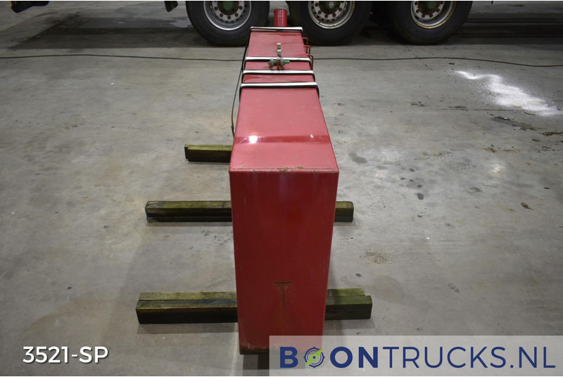 Onbekend BRANDSTOFTANK | L 30 x W 183 x H 77 cm * ca 400 L - Fuel tank: picture 4 Onbekend BRANDSTOFTANK | L 30 x W 183 x H 77 cm * ca 400 L - Fuel tank: picture 4