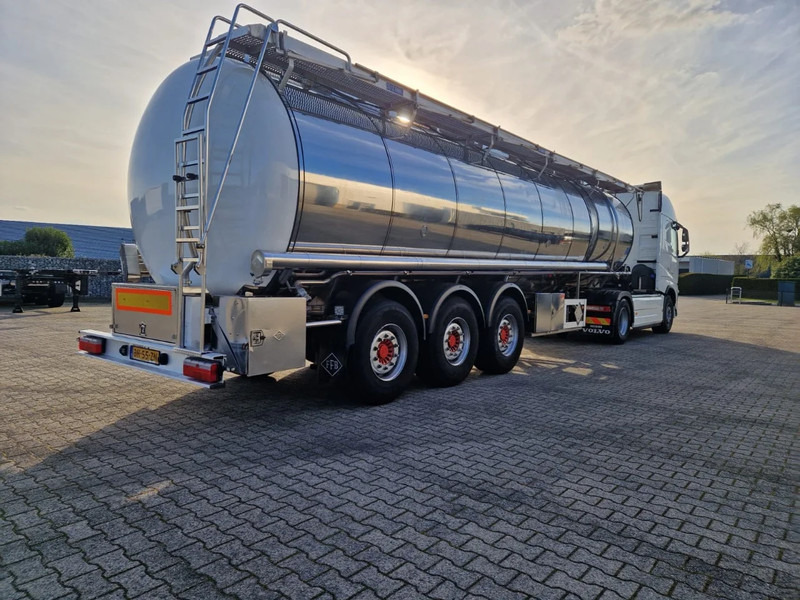 Feldbinder 38000 liter 3 kamer tankoplegger met CIP Leiding - Tank semi-trailer: picture 4 Feldbinder 38000 liter 3 kamer tankoplegger met CIP Leiding - Tank semi-trailer: picture 4