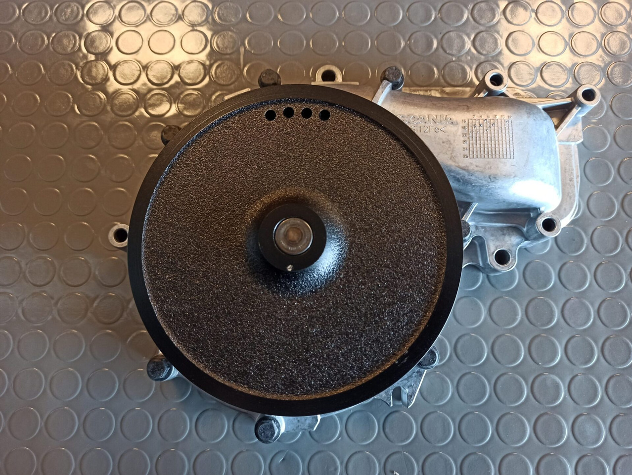 SCANIA COOLANT PUMP - 571224 - Coolant pump for Truck: picture 1 SCANIA COOLANT PUMP - 571224 - Coolant pump for Truck: picture 1