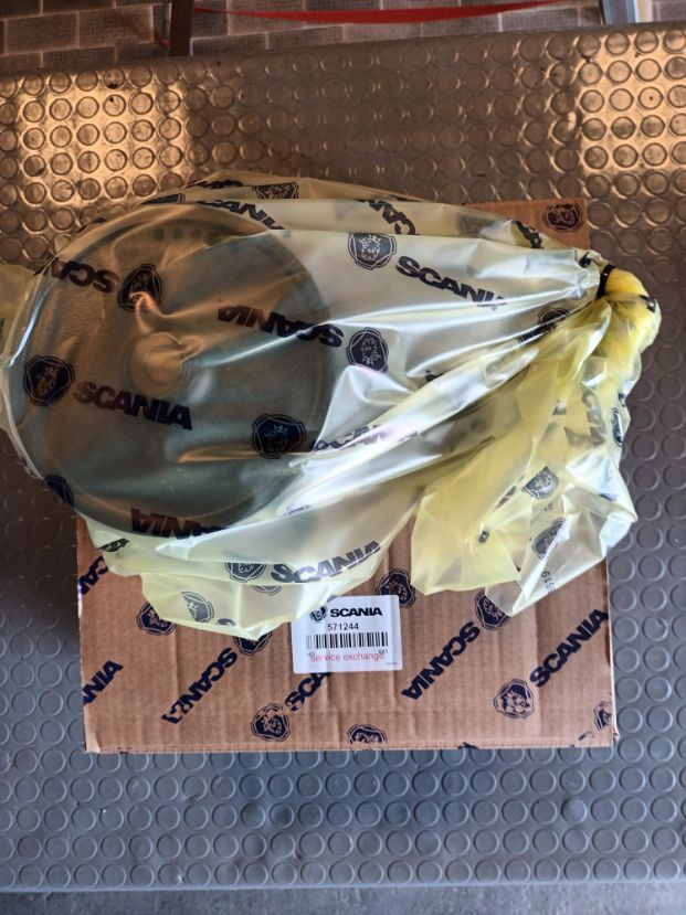 SCANIA COOLANT PUMP - 571244 - Coolant pump for Truck: picture 1 SCANIA COOLANT PUMP - 571244 - Coolant pump for Truck: picture 1