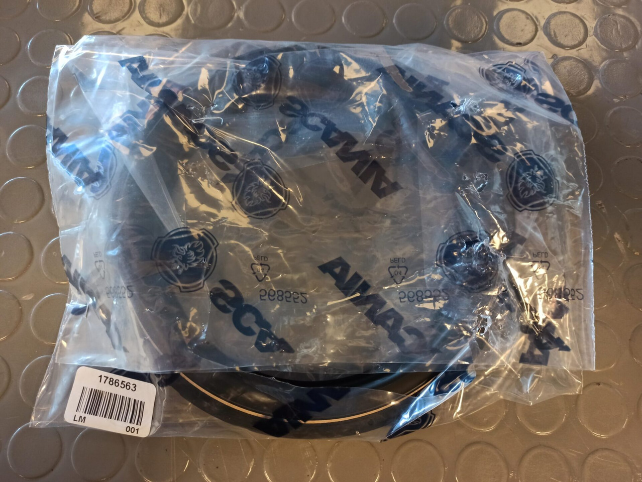 SCANIA CRANKSHAFT SEAL - 1786563 - Crankshaft for Truck: picture 1 SCANIA CRANKSHAFT SEAL - 1786563 - Crankshaft for Truck: picture 1