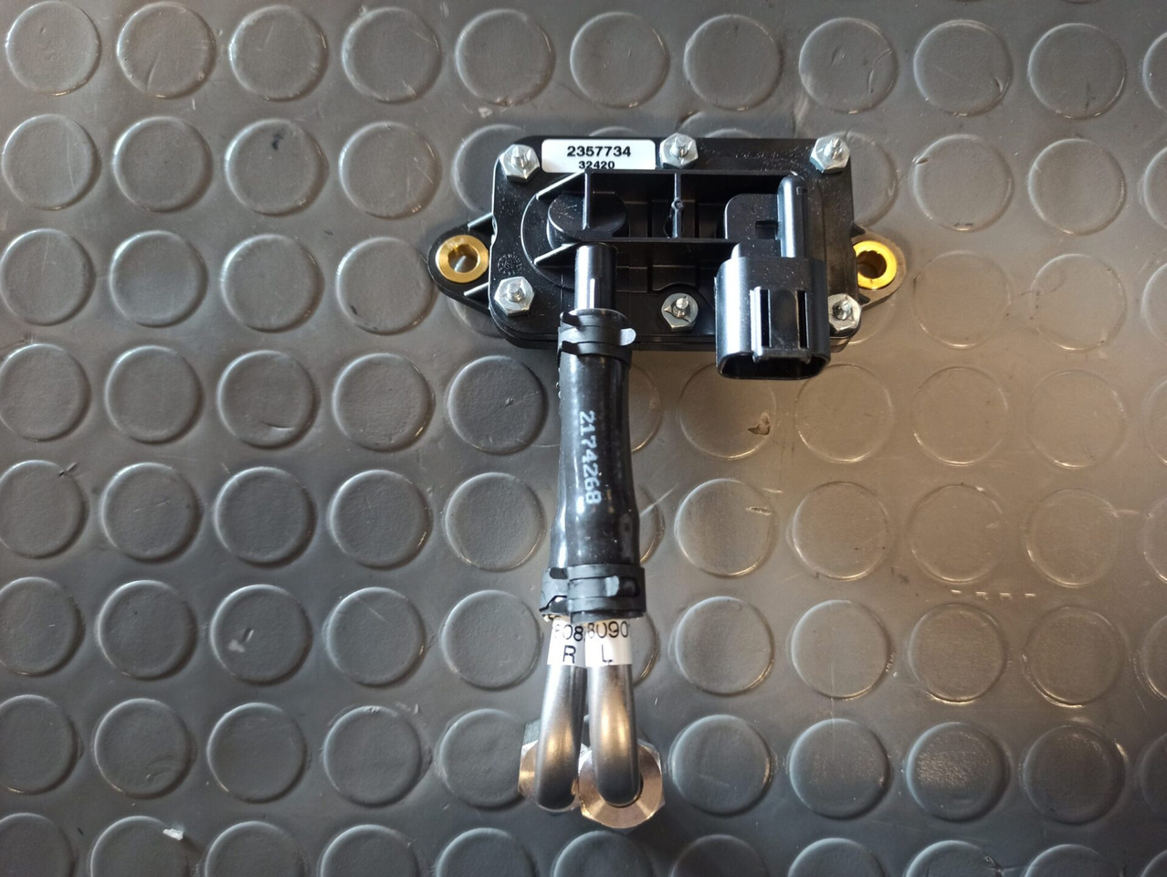 SCANIA DIFFERENTIAL PRESSURE SENSOR - 2357734 - Sensor for Truck: picture 1 SCANIA DIFFERENTIAL PRESSURE SENSOR - 2357734 - Sensor for Truck: picture 1