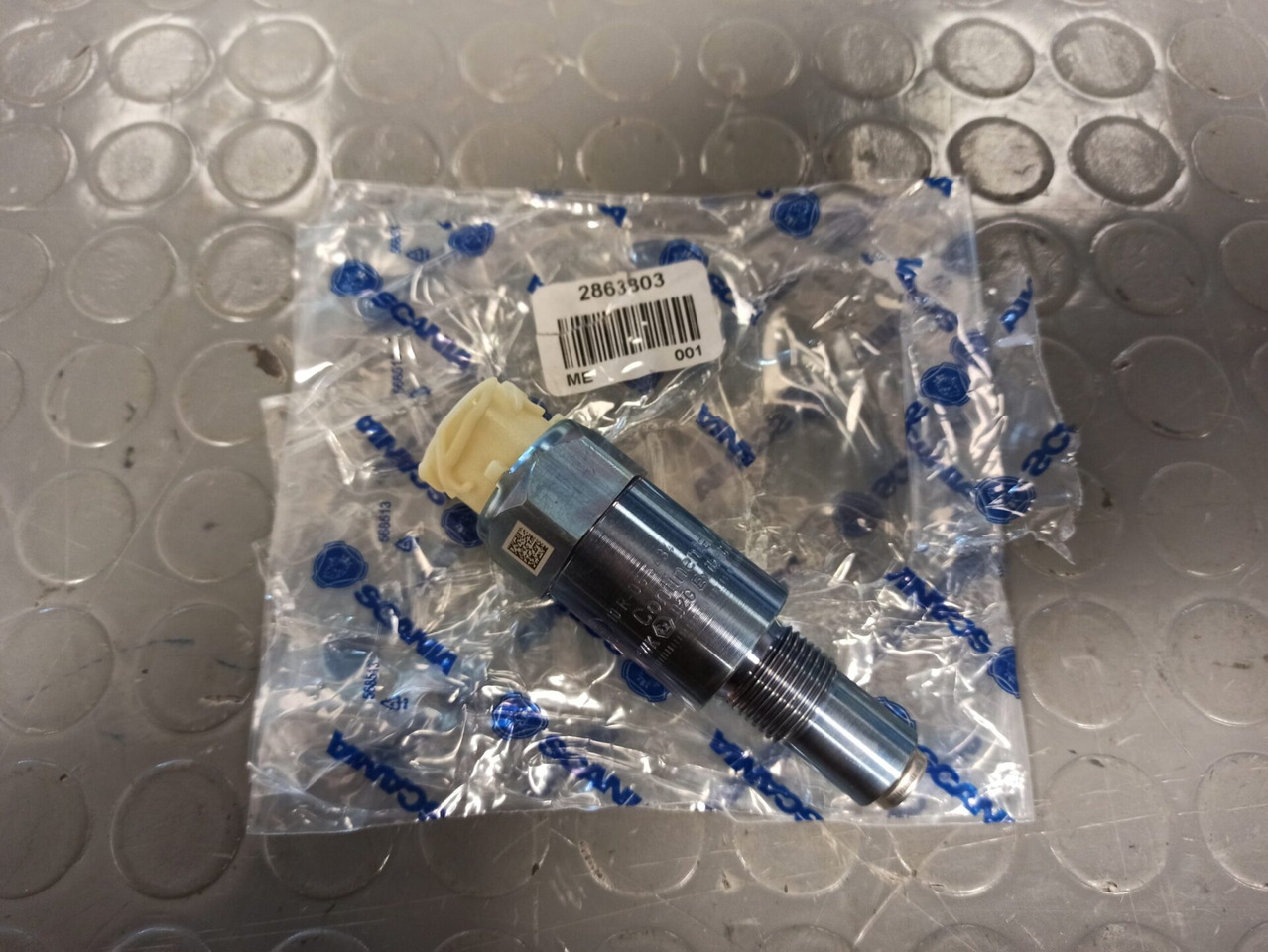 SCANIA ROAD SPEED SENSOR - 2863803 - Gearbox and parts for Truck: picture 1 SCANIA ROAD SPEED SENSOR - 2863803 - Gearbox and parts for Truck: picture 1