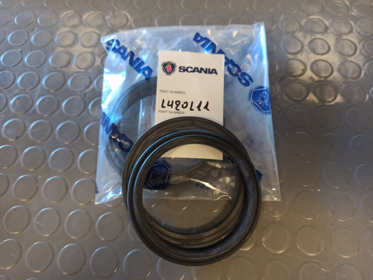 SCANIA SEAL 1422111 - Engine gasket for Truck: picture 1 SCANIA SEAL 1422111 - Engine gasket for Truck: picture 1