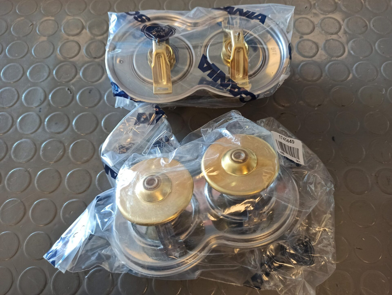 SCANIA THERMOSTAT - 1745449 - Thermostat for Truck: picture 1 SCANIA THERMOSTAT - 1745449 - Thermostat for Truck: picture 1