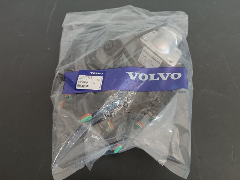 VCE, VOLVO WIRING HARNESS - 17528428 - Cables/ Wire harness for Truck: picture 1 VCE, VOLVO WIRING HARNESS - 17528428 - Cables/ Wire harness for Truck: picture 1