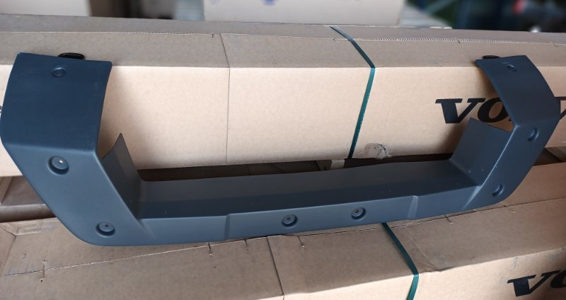 VOLVO BULLBAR 82467991 - Frame/ Chassis for Truck: picture 1 VOLVO BULLBAR 82467991 - Frame/ Chassis for Truck: picture 1