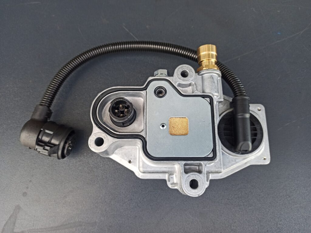 VOLVO SOLENOID VALVE 22327063 - Gearbox and parts for Truck: picture 1 VOLVO SOLENOID VALVE 22327063 - Gearbox and parts for Truck: picture 1