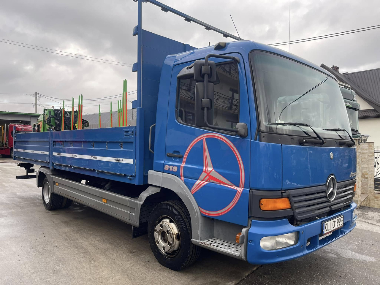 Mercedes Benz Atego 818 - Dropside/ Flatbed truck: picture 4 Mercedes Benz Atego 818 - Dropside/ Flatbed truck: picture 4