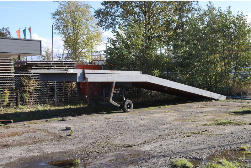 AP - Dropside/ Flatbed trailer: picture 1 AP - Dropside/ Flatbed trailer: picture 1