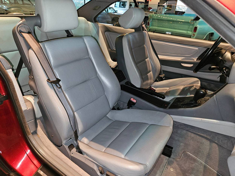 Car BMW 850iA: picture 18