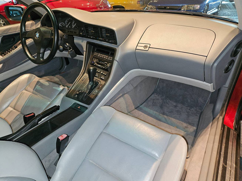 Car BMW 850iA: picture 17